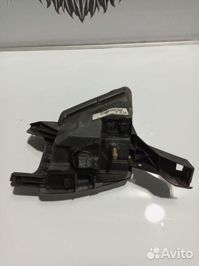 Фара противотуманная левая Peugeot 407 2005
