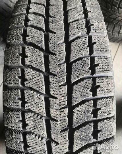 Bridgestone Blizzak WS-70 215/70 R15