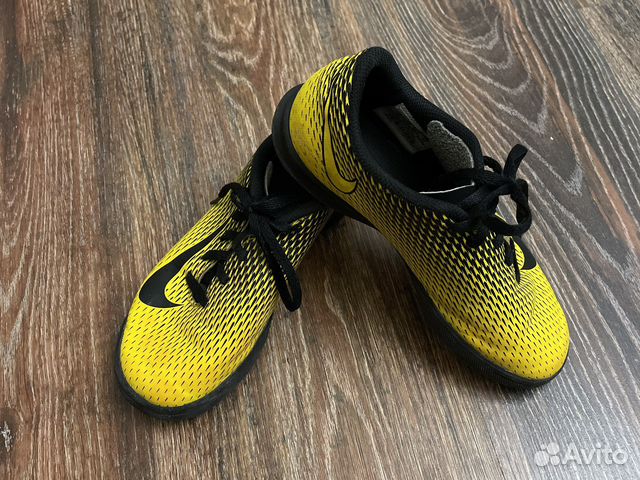 Бутсы сороконожки nike