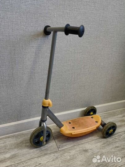 Самокат трехколесный
