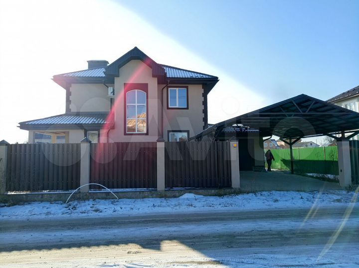 Дом 168 м² на участке 8 сот.