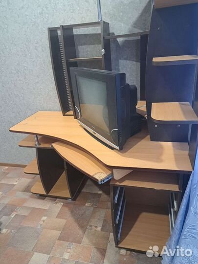 Компьютерный стол