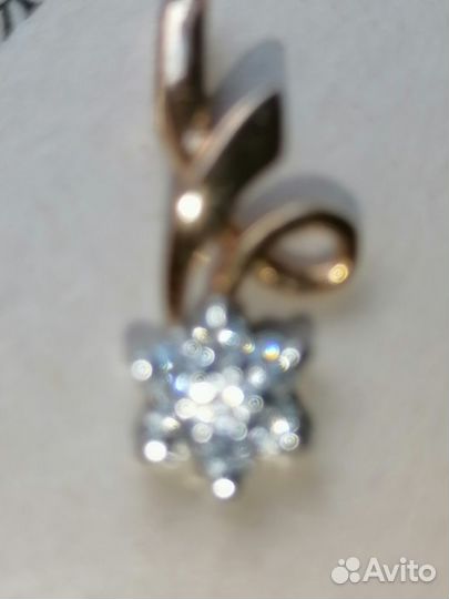 Подвески золотые, с бриллиантами и корундом