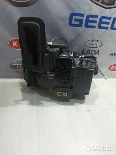 Корпус печки отопителя Nissan tiida