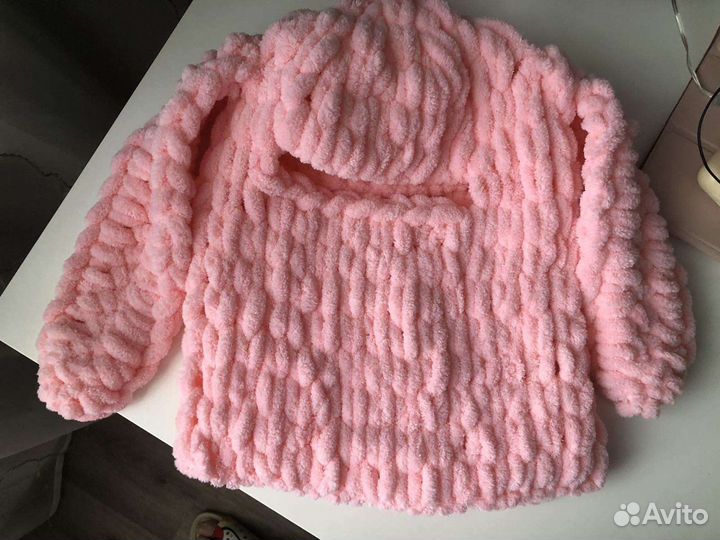 Вязанная шапка розовый зайчик с ушками