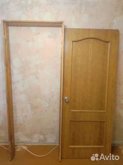 Дверь деревянная с коробкой межкомнатная