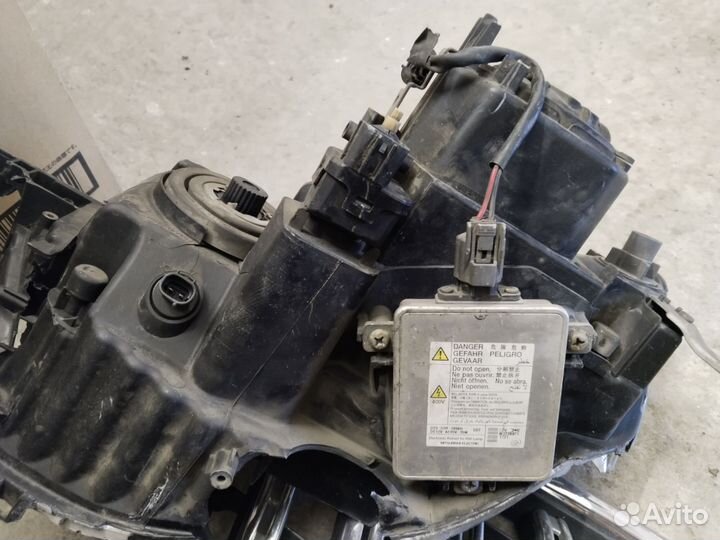 Продам фару Mitsubihi pajero sport 2 поколение