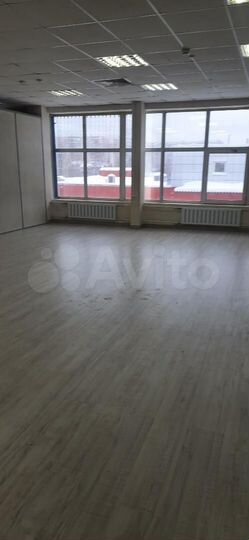 Второй этаж. Рассмотрим торговлю, шоурум, студию