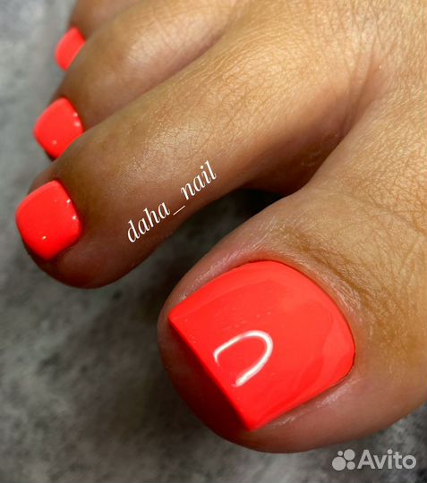 Маникюр педикюр