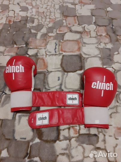 Боксерские перчатки 10 oz clinch