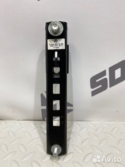 Механизм регулировки ремня безопасности Mercedes