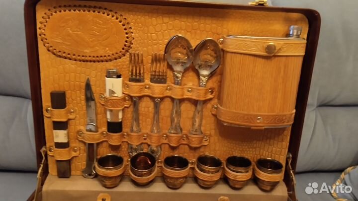 Набор для пикника в чемодане