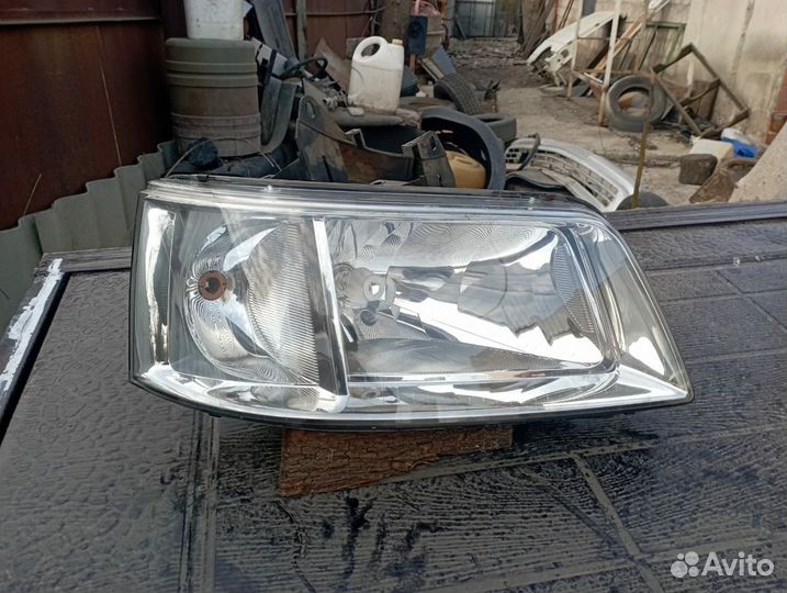 Фара Фольксваген Т 5
