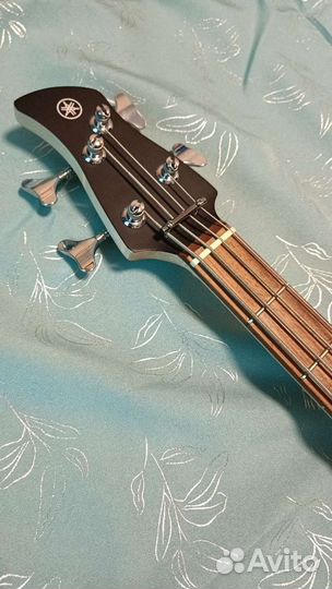 Бас гитара Yamaha trbx174 BL