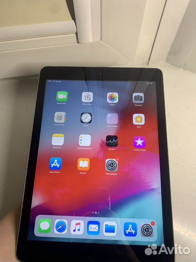 iPad Air 32gb рабочий Cellular