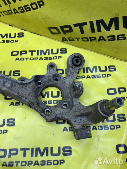 Кулак задний левый Hyundai Sonata