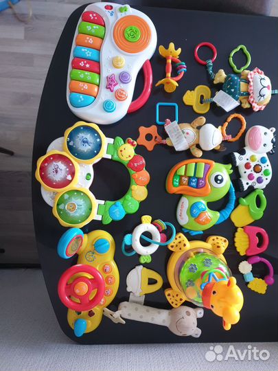 Развивающие игрушки для малышей пакетом