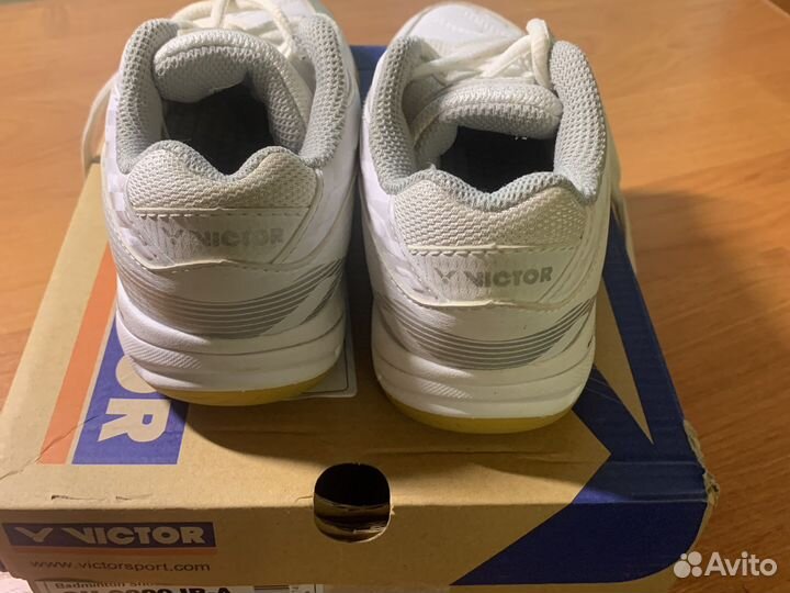 Кроссовки для девочки