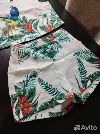 Костюм с шортами женский