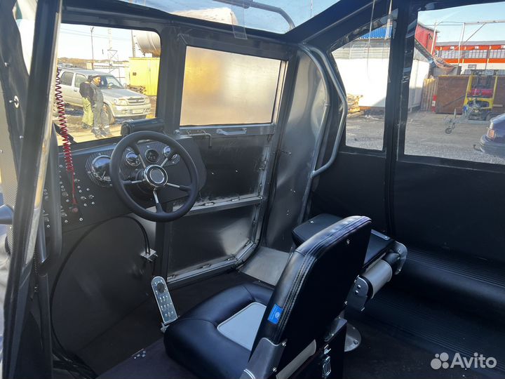 Аэролодка Бриз 135 лс на 6 человек