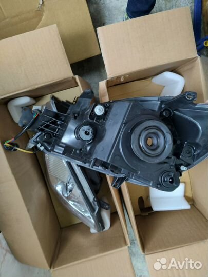 Фары на mitsubishi lancer 9