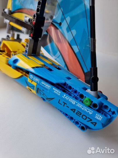 Конструктор lego Technic 42074 Гоночная яхта