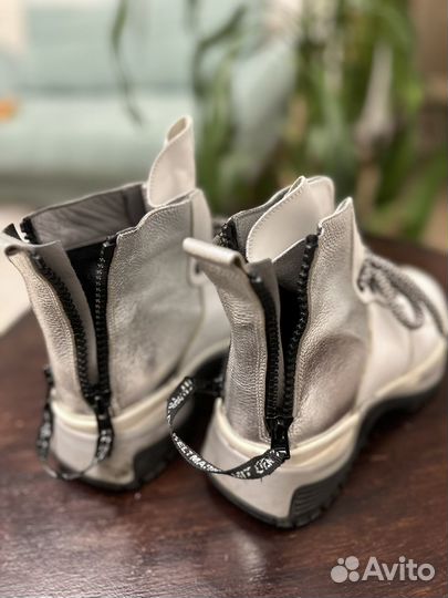 Кросовки женские