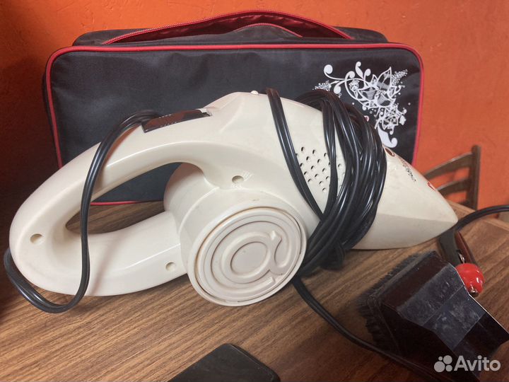 Автомобильный пылесос