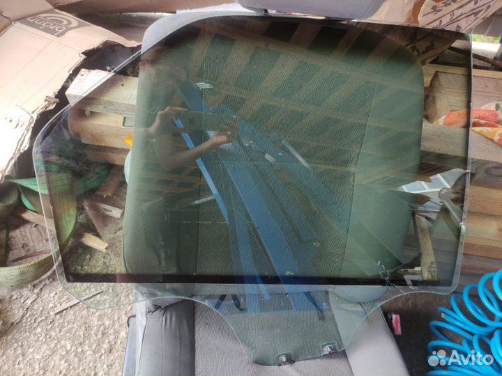 Стекло двери заднее правое Renault Logan 1 седан