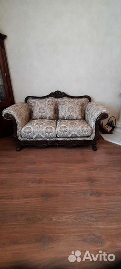 Перетяжка ремонт мягкой мебели,стульев, дверей и т