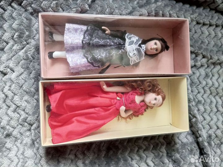 Куклы фарфоровые в национальных нарядах