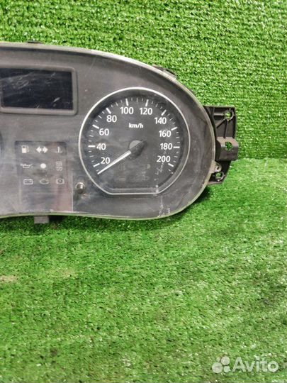 Панель приборов Renault Logan