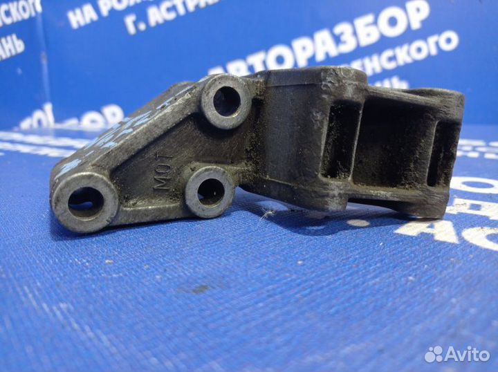 Кронштейн опоры двигателя Mercedes-Benz W211 седан