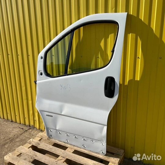 Дверь передняя левая Opel Vivaro 2.0 2012