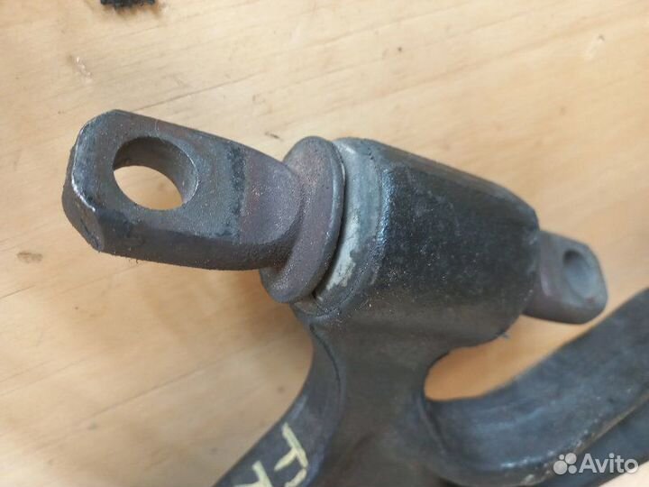 Рычаг подвески прав. перед. toyota mark II qualis