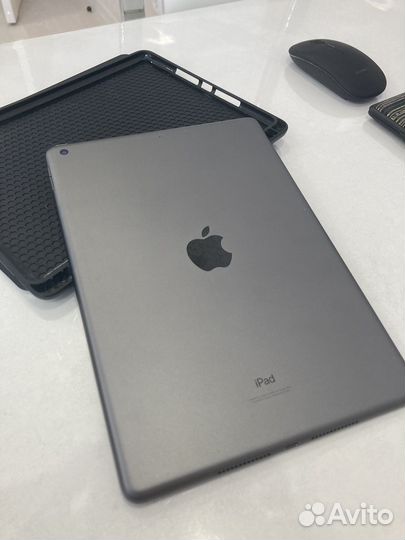 Планшет apple iPad 10.2