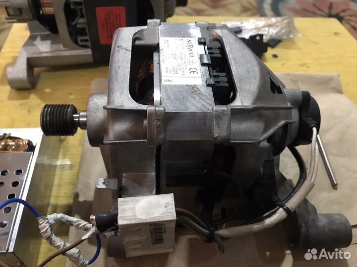 Двигататель стиральной машины indesit