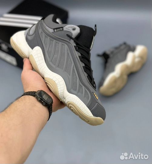 Мужские зимние кроссовки adidas