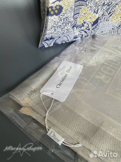 Палантин новый Christian Dior