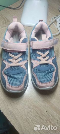 Кроссовки для девочки