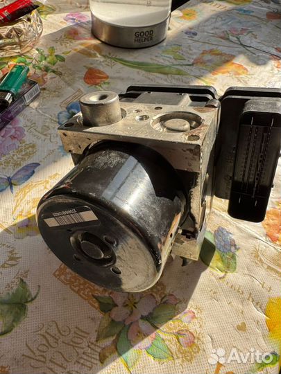 Блок abs mercedes w204