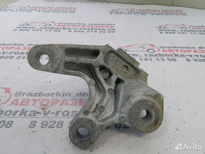 Кронштейн кпп Mazda 3 BK