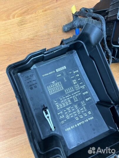 Блок предохранителей Kia Seltos 1 G4FJ 2019-2023