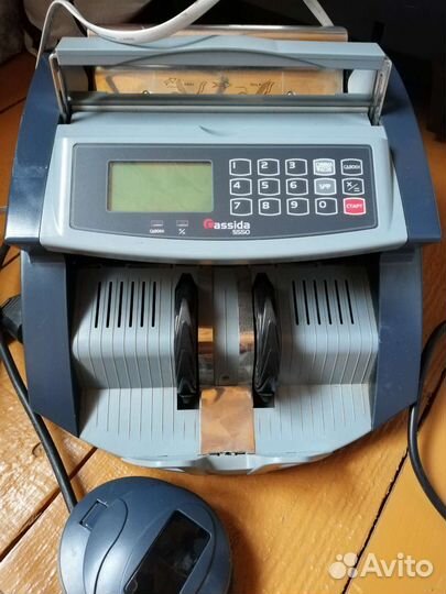 Счетчик банкнот Cassida 5550