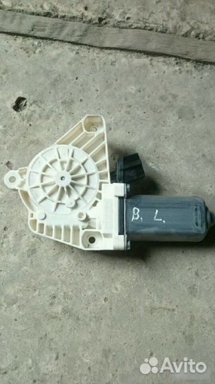 Моторчик стеклоподъемника Mercedes-Benz B-Class