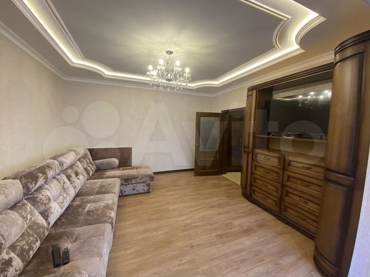 2-к. квартира, 65 м², 6/18 эт.