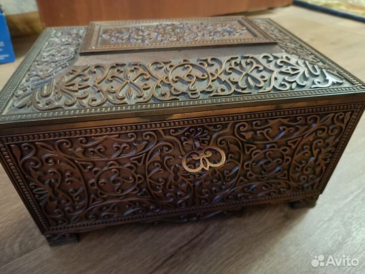 Шкатулка металлическая СССР