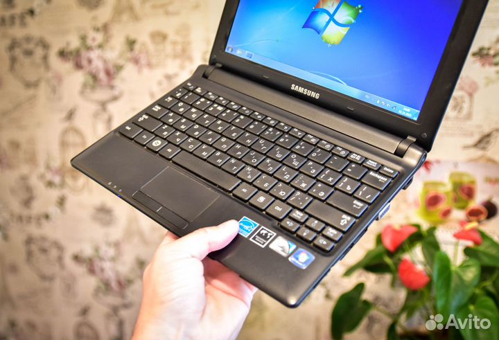 Красивый нетбук \ ультрабук Samsung