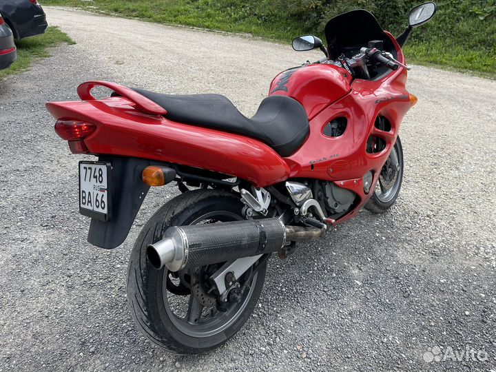 Suzuki GSX 600-F