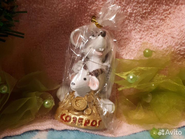 Статуэтка мышь на козероге